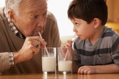 Tổng hợp 10 loại sữa bổ sung canxi cho người già nên mua